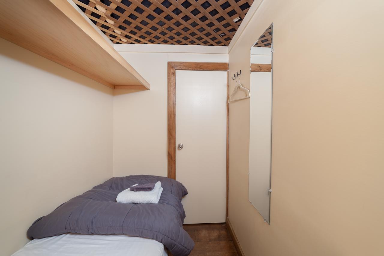 Chelsea Cabins Нью-Йорк Экстерьер фото
